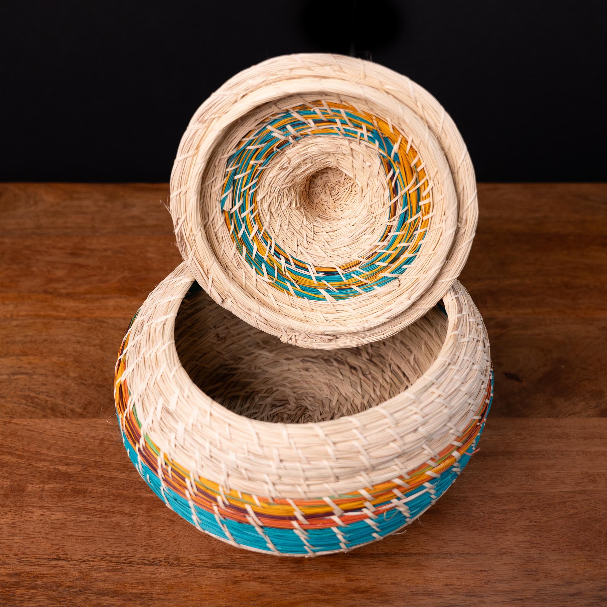 Handwoven Palm Fiber Basket with Lid – Colorful Ecuadorian Craft