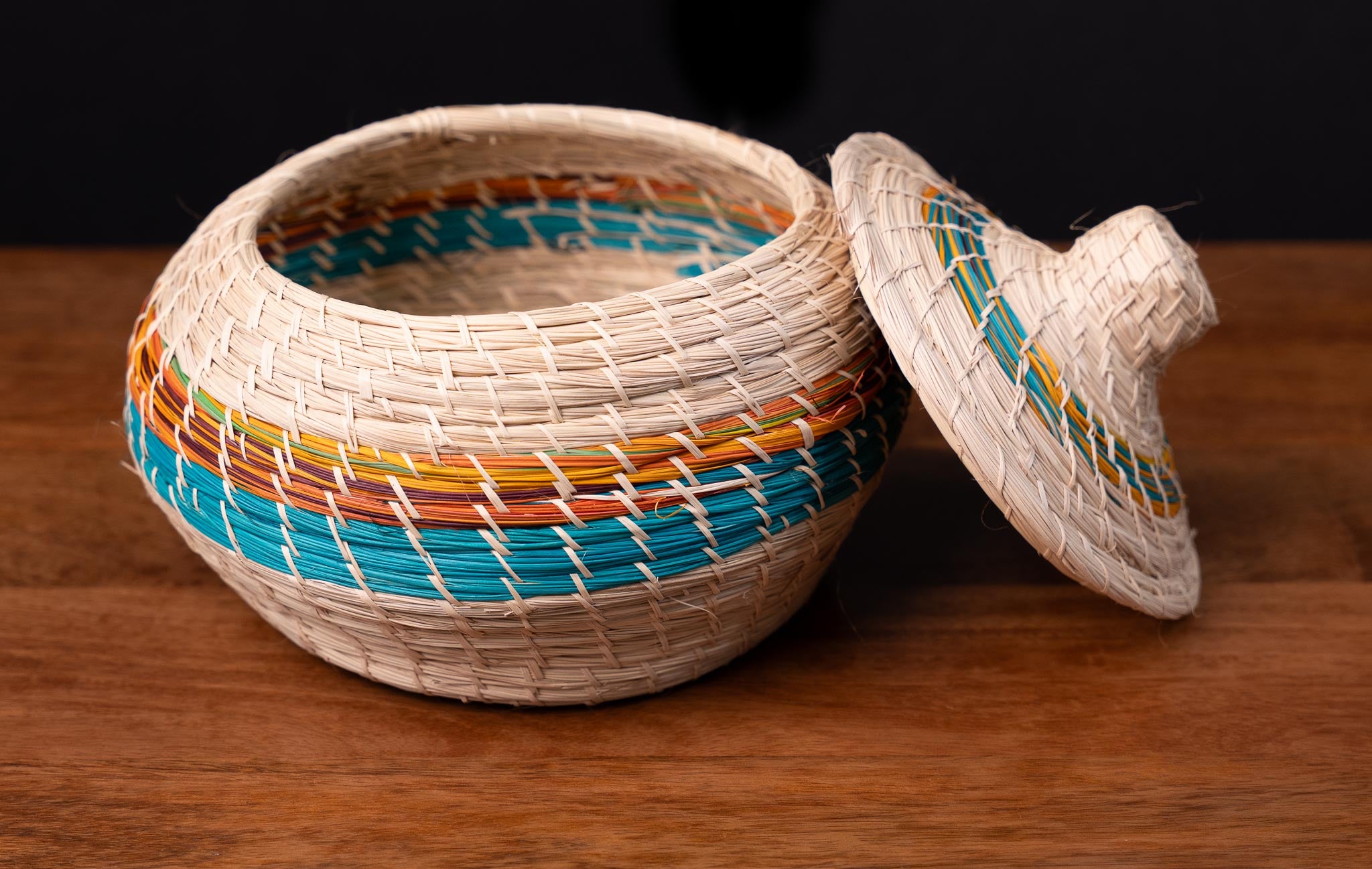 Handwoven Palm Fiber Basket with Lid – Colorful Ecuadorian Craft