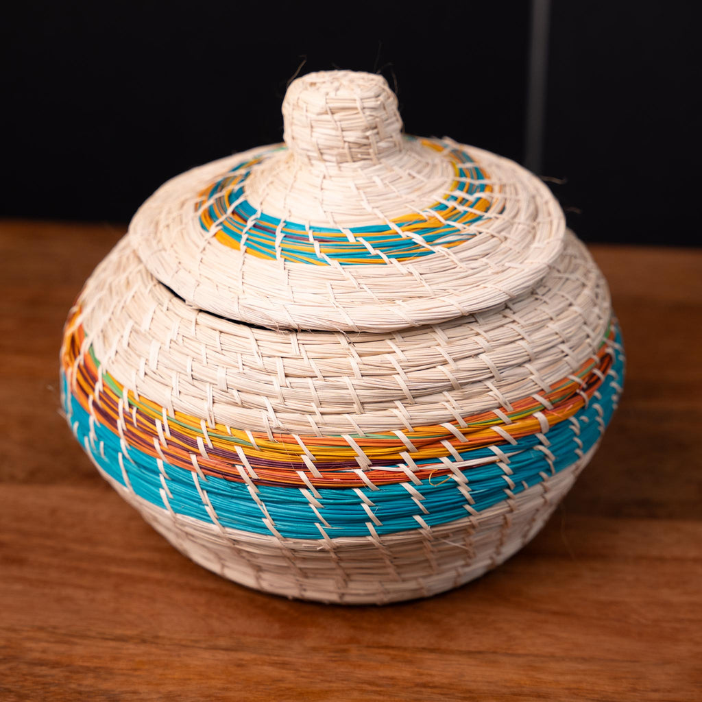 Handwoven Palm Fiber Basket with Lid – Colorful Ecuadorian Craft