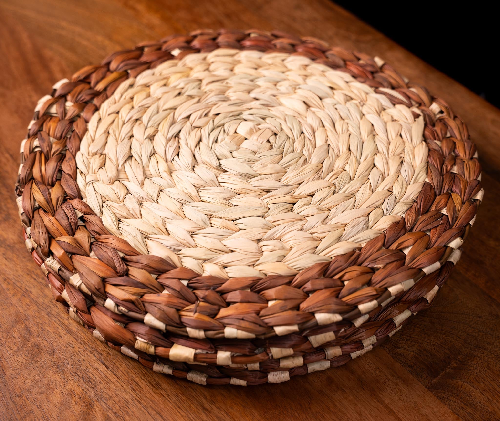Handwoven Palm Fiber Placemats – Rustic Elegance from Ecuador (Set of 4)