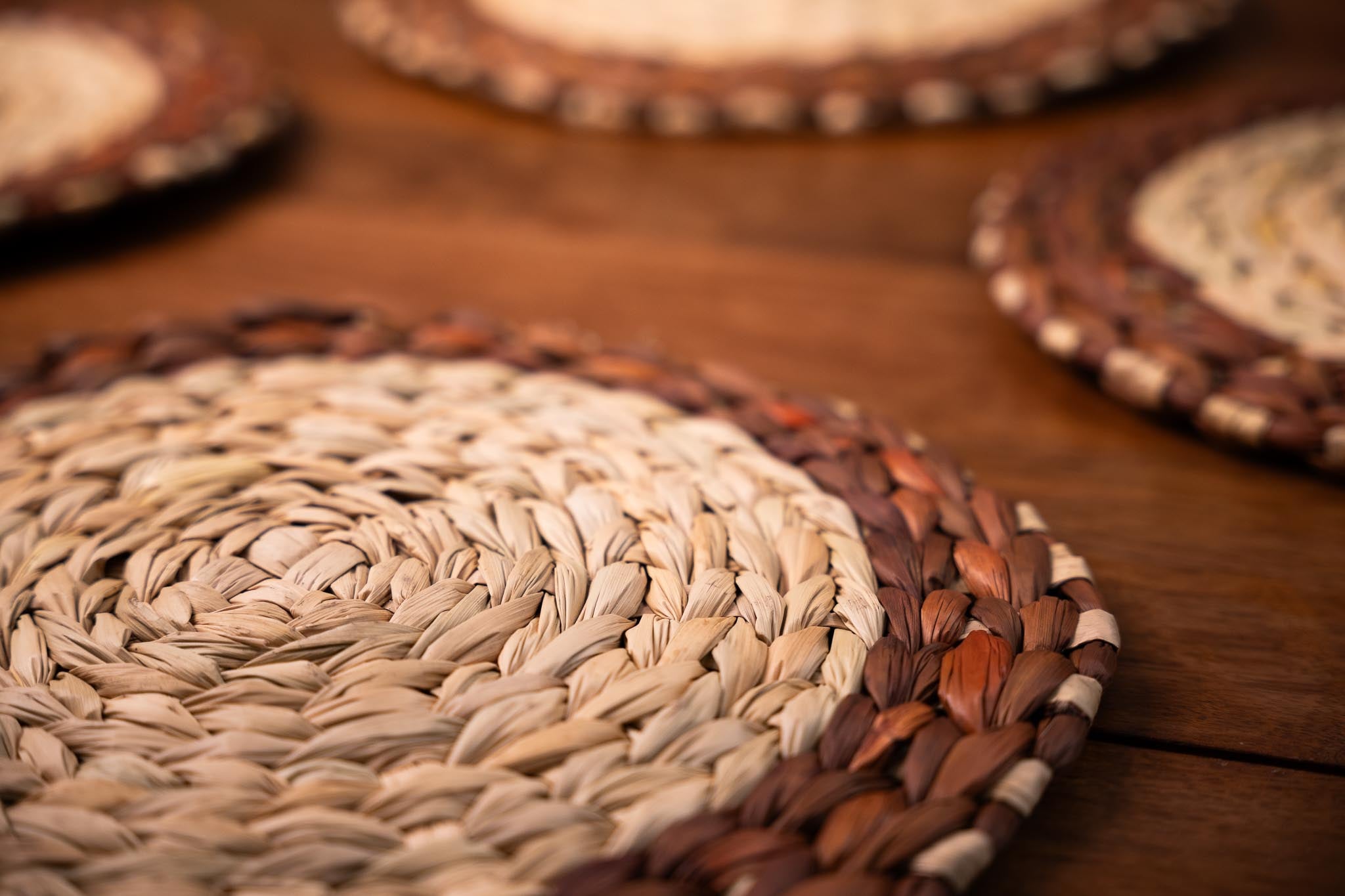 Handwoven Palm Fiber Placemats – Rustic Elegance from Ecuador (Set of 4)
