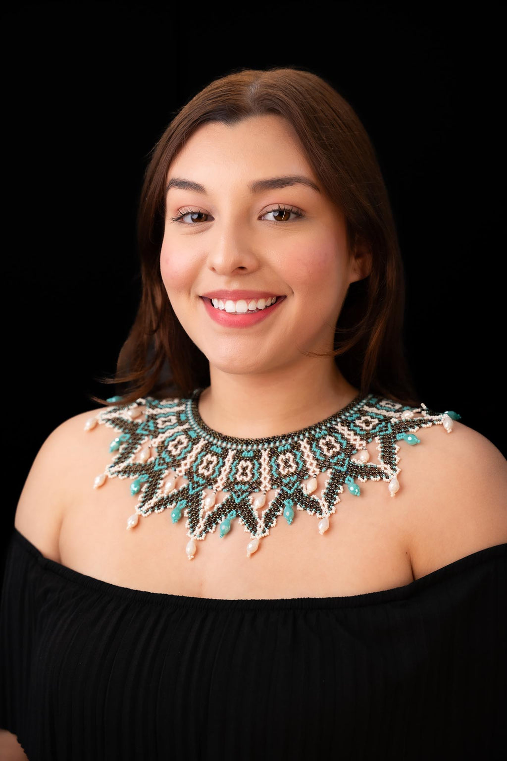 ❄️ Handmade Ecuadorian Beaded Necklace – Turquoise Snowflake Design