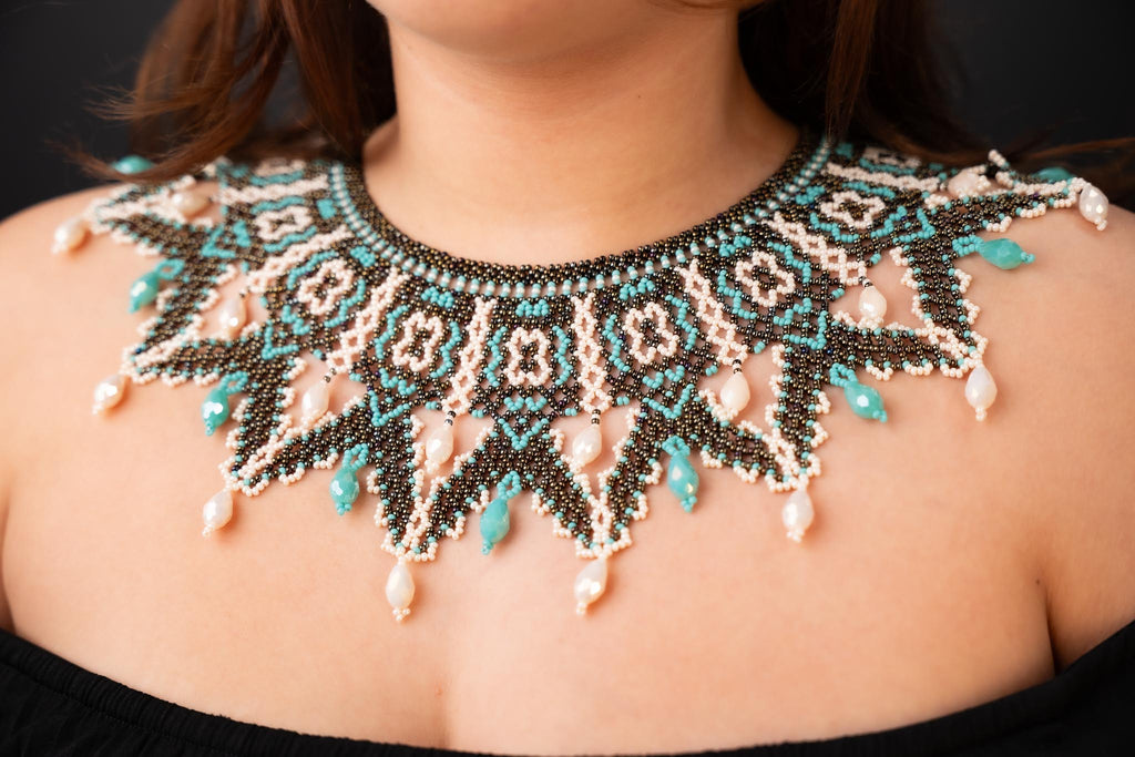 ❄️ Handmade Ecuadorian Beaded Necklace – Turquoise Snowflake Design