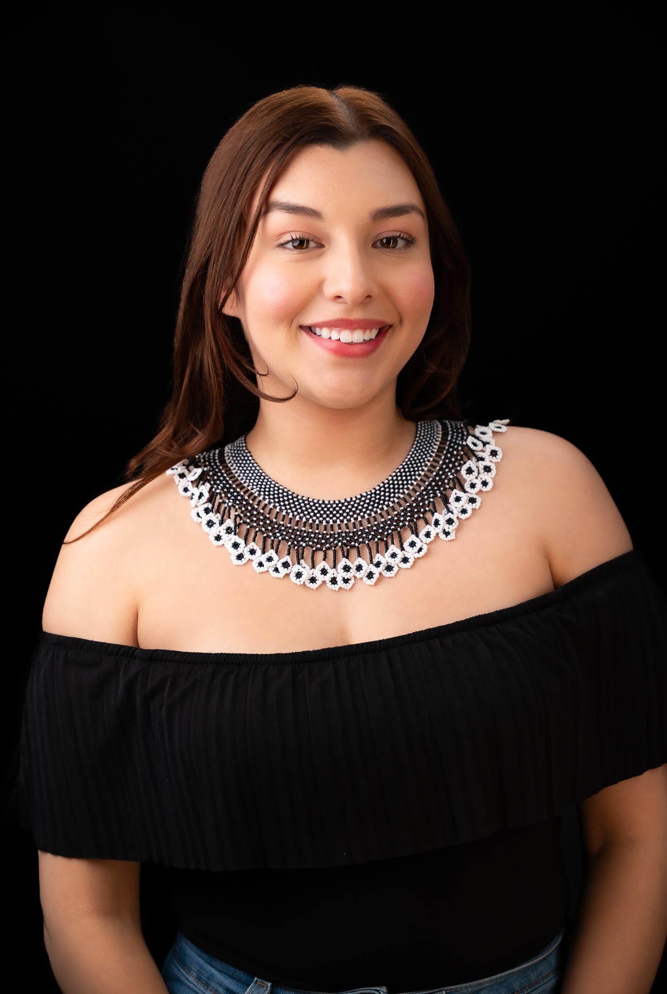 🖤🤍 Handmade Ecuadorian Glass Bead Necklace