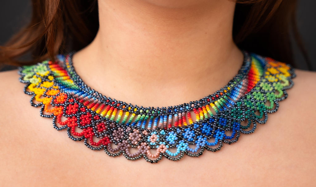 Handmade Glass Bead Necklace – Ecuadorian Craftsmanship