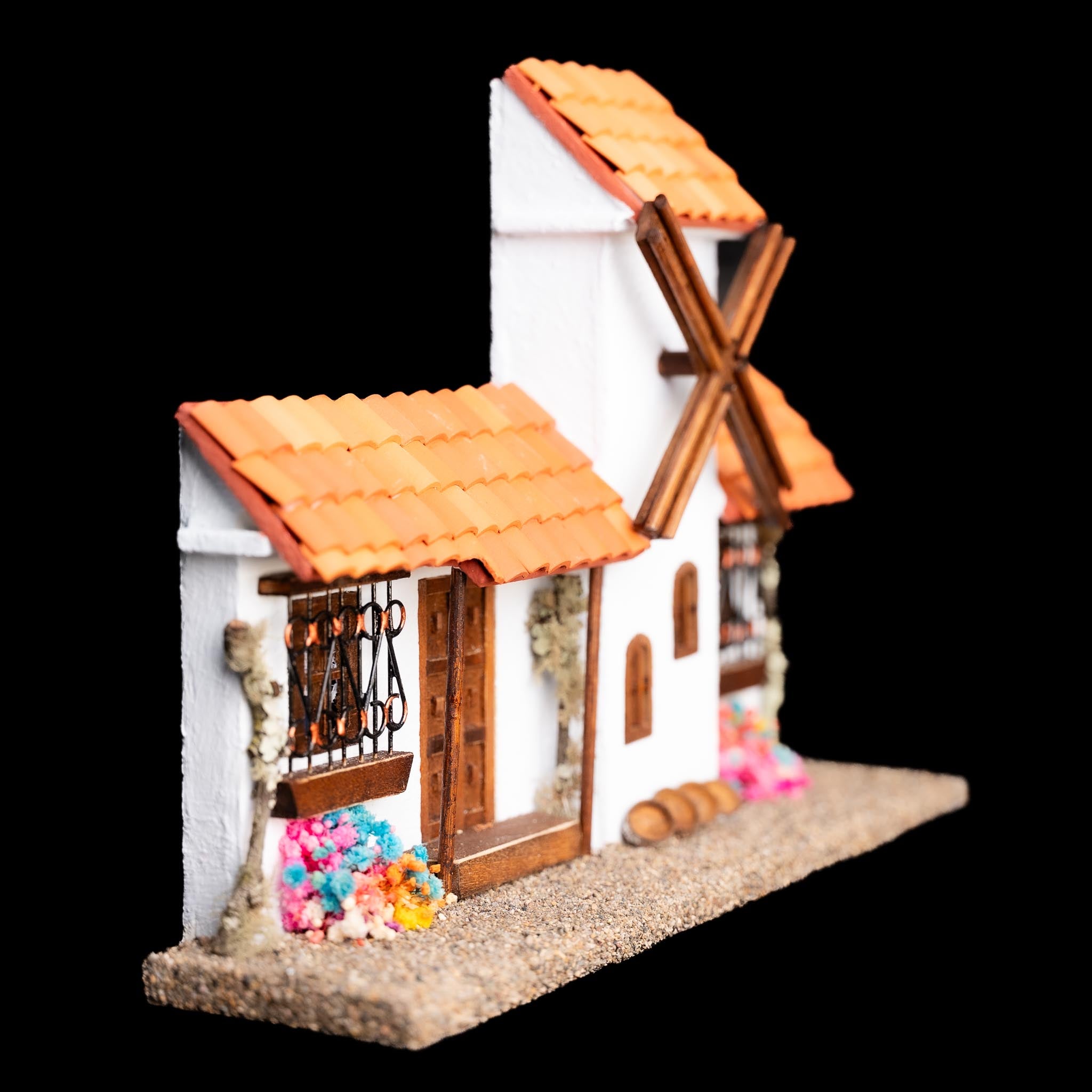 Miniature Andean Windmill House – Handcrafted Ecuadorian Clay Art (4x3 in)