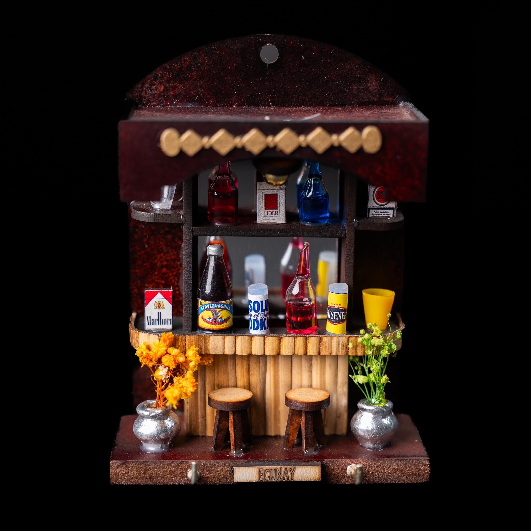 Miniature Ecuadorian Bar Wall Art – Handcrafted Cultural Decor