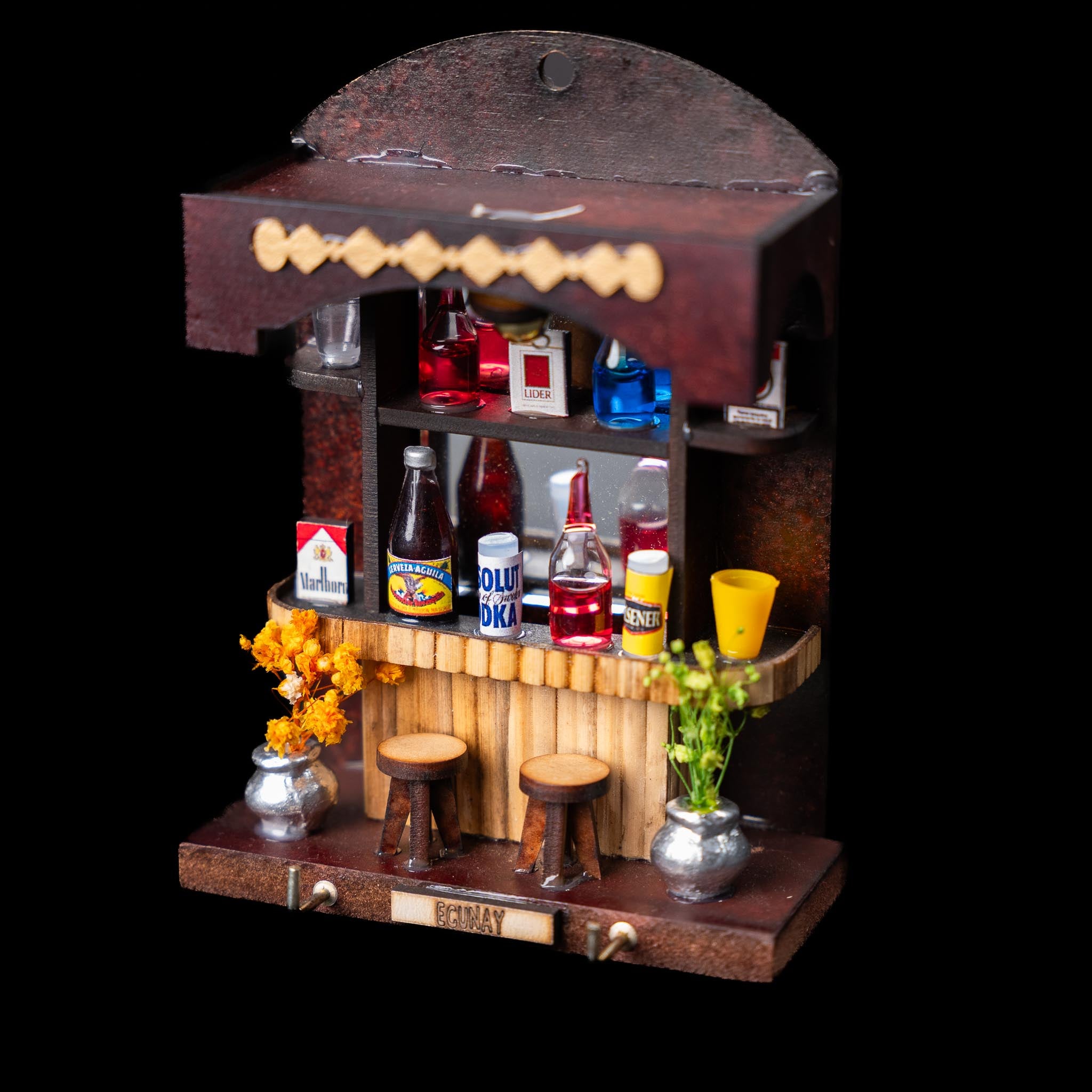 Miniature Ecuadorian Bar Wall Art – Handcrafted Cultural Decor